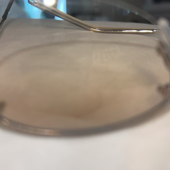 Gucci lightly tinted glasses - Picture 9 of 9